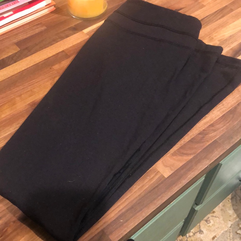 Lululemon size 8 skinny groove pant